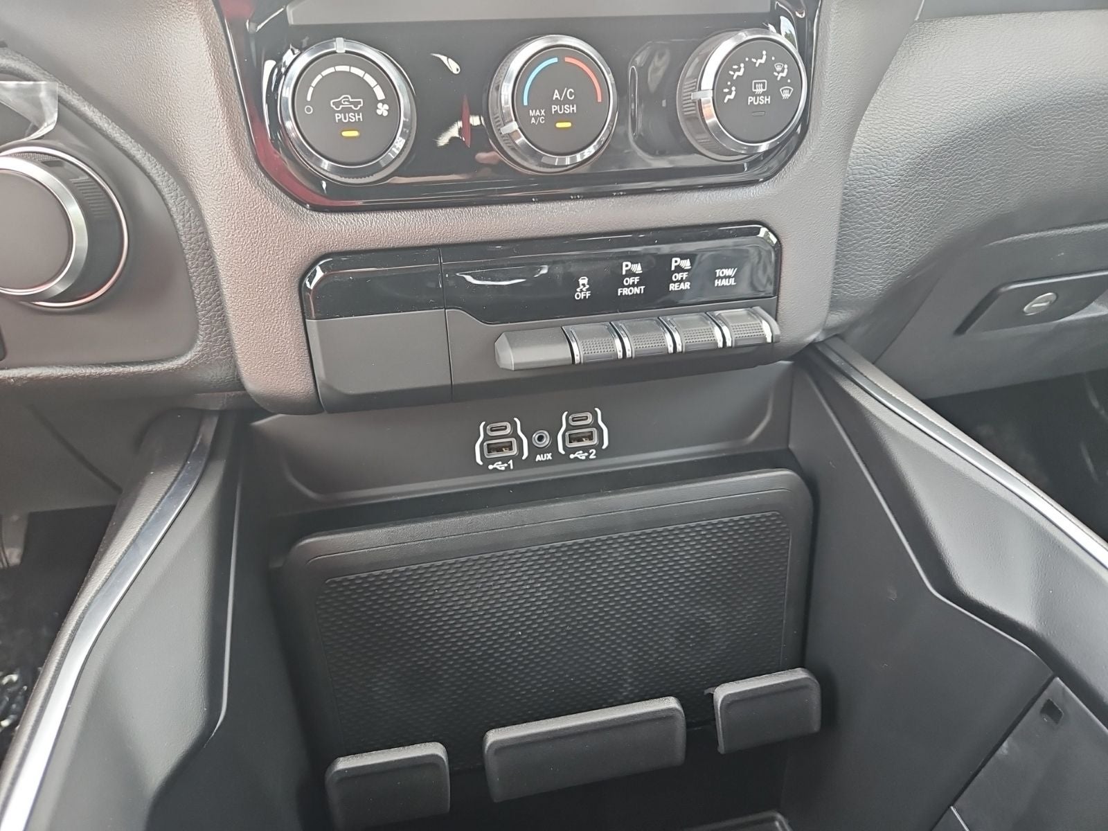 2026 RAM 1500 RAM 1500 EXPRESS CREW CAB 4X4 5'7' BOX