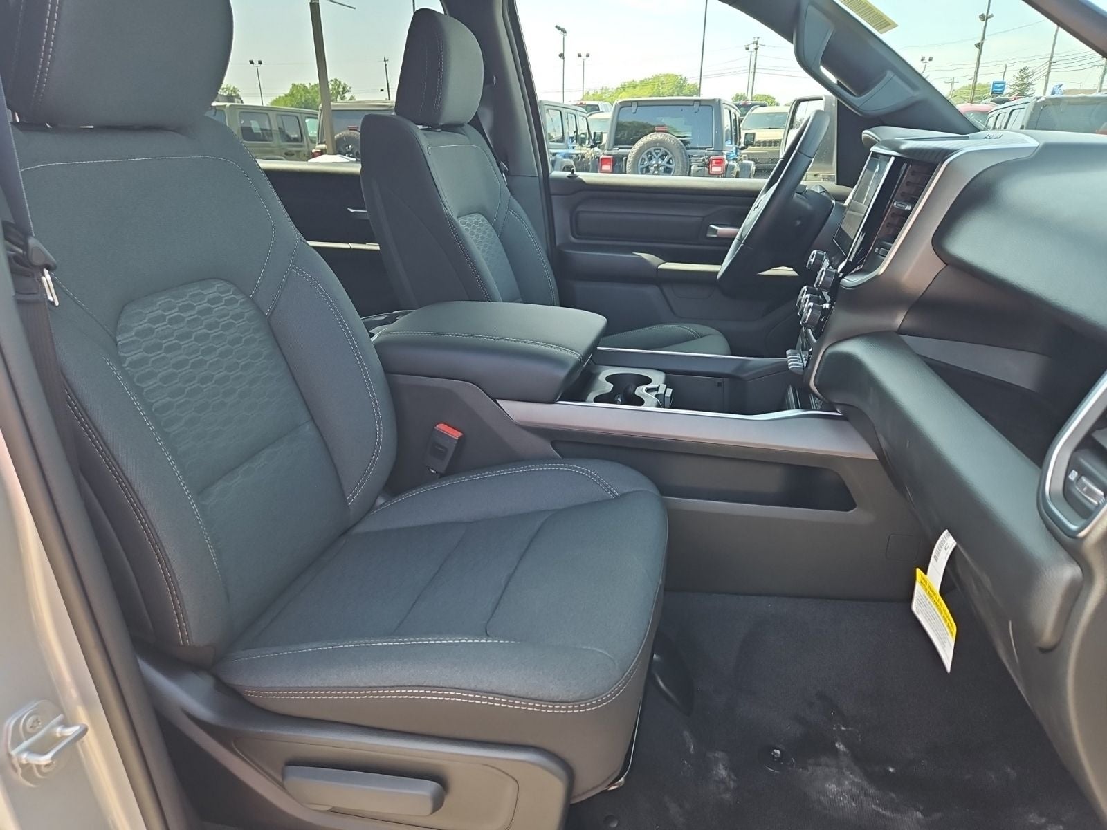 2026 RAM 1500 RAM 1500 EXPRESS CREW CAB 4X4 5'7' BOX