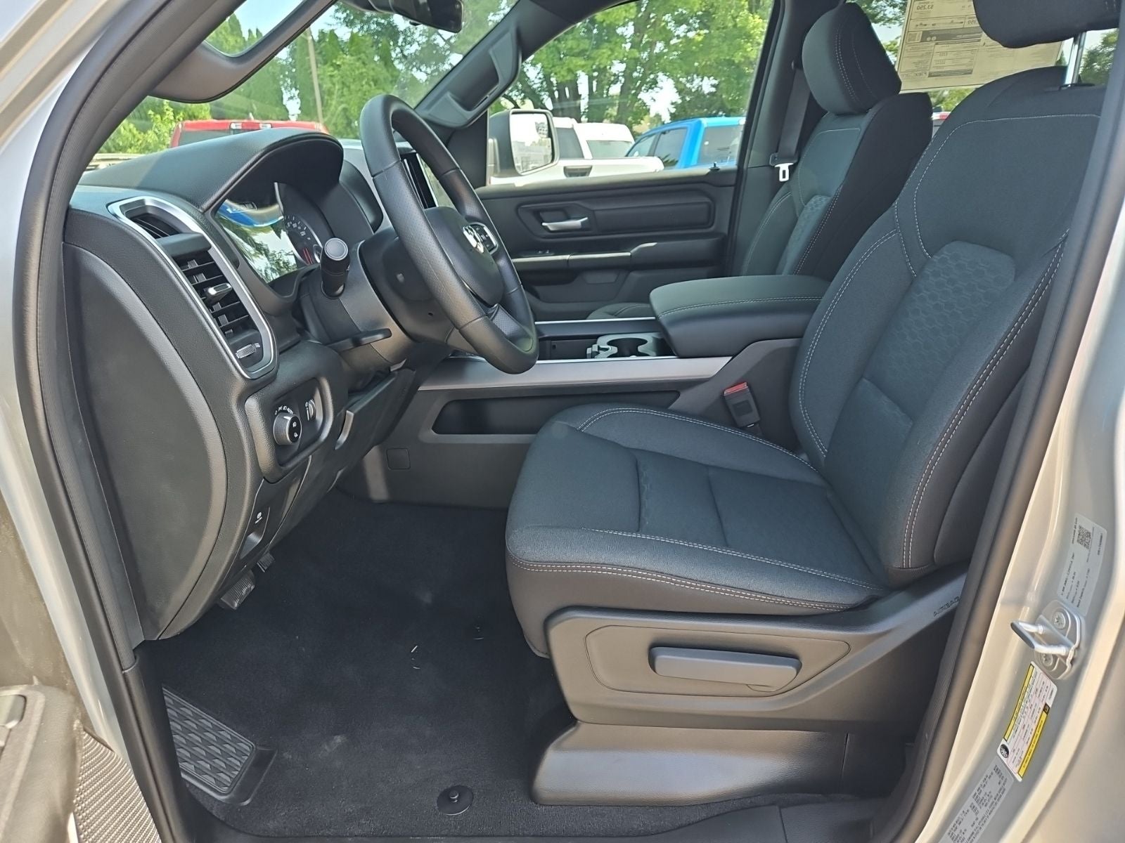 2026 RAM 1500 RAM 1500 EXPRESS CREW CAB 4X4 5'7' BOX