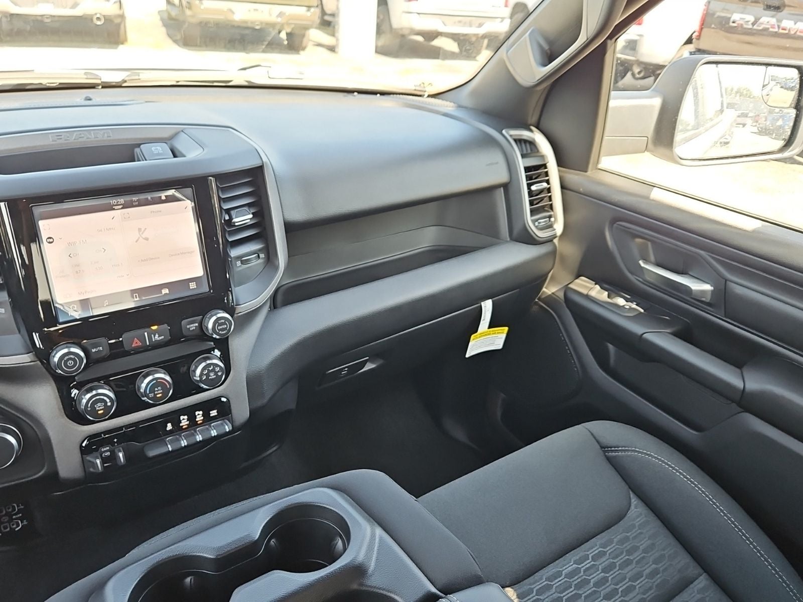 2026 RAM 1500 RAM 1500 EXPRESS CREW CAB 4X4 5'7' BOX