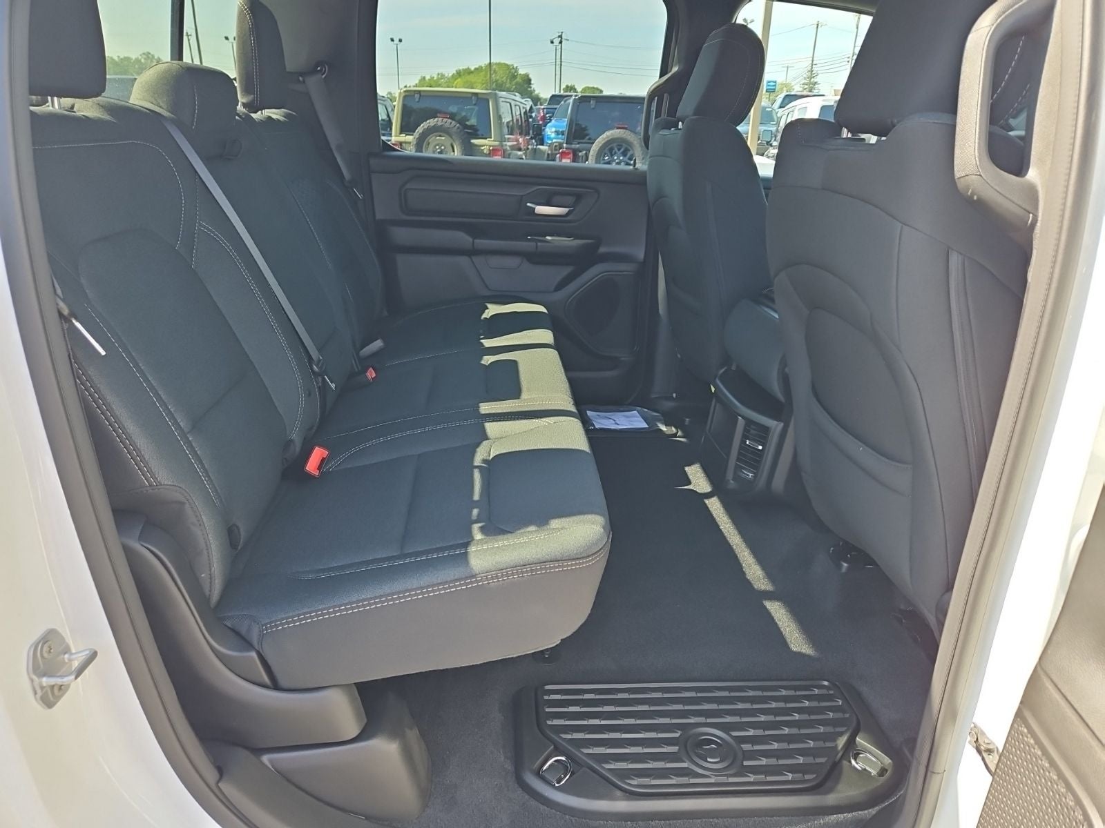 2026 RAM 1500 RAM 1500 EXPRESS CREW CAB 4X4 5'7' BOX