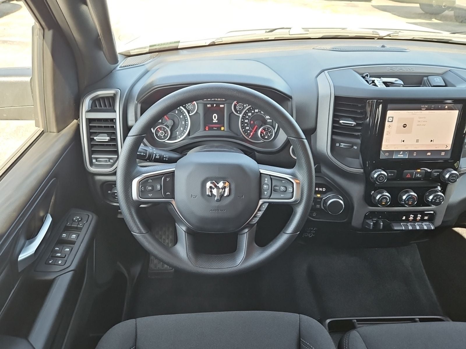 2026 RAM 1500 RAM 1500 EXPRESS CREW CAB 4X4 5'7' BOX