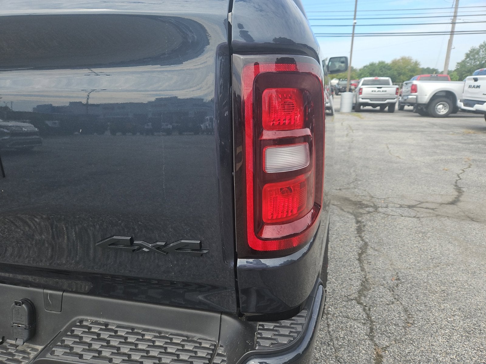2026 RAM Ram 1500 RAM 1500 EXPRESS CREW CAB 4X4 5'7' BOX
