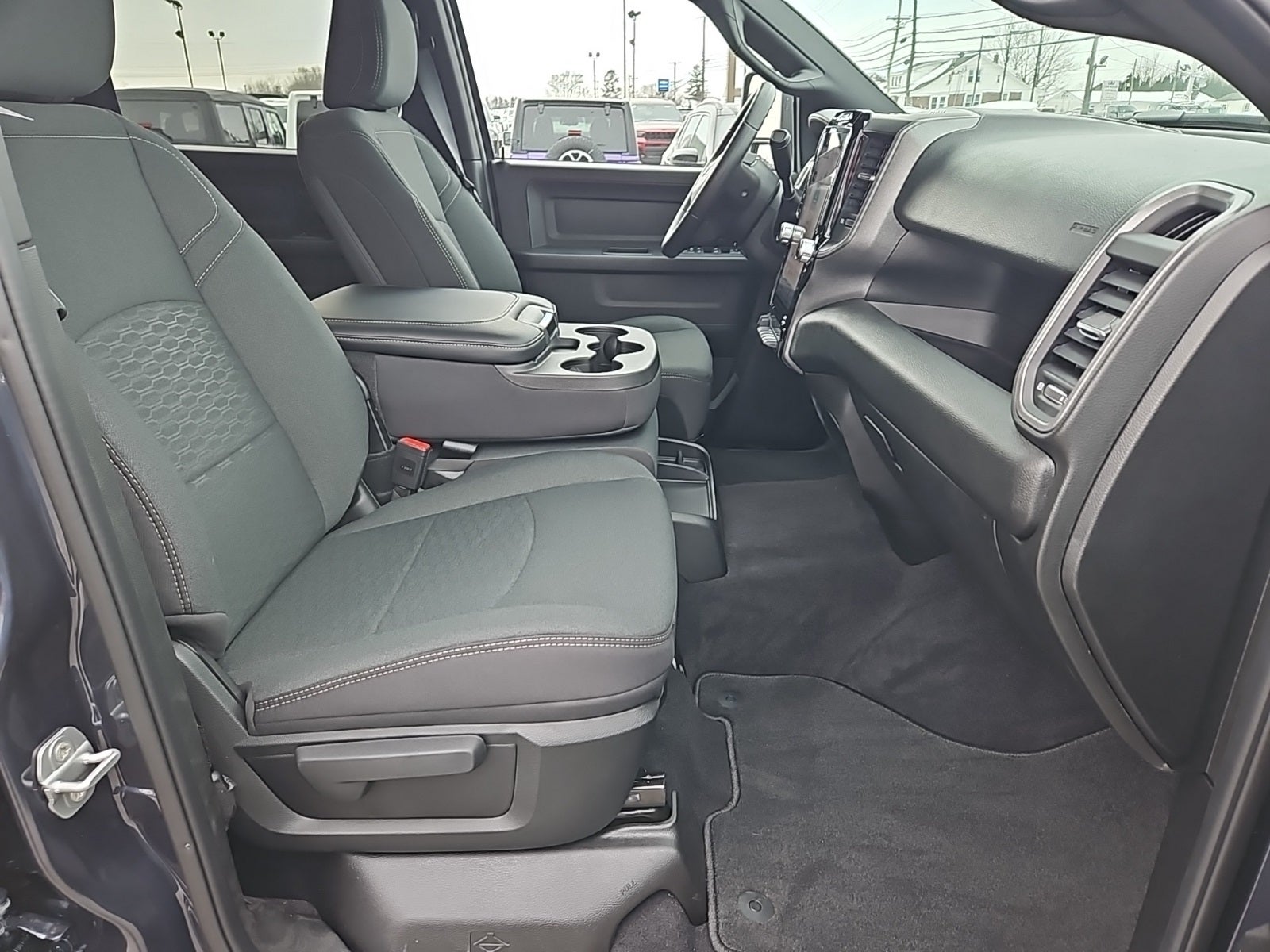 2026 RAM Ram 2500 RAM 2500 BLACK EXPRESS CREW CAB 4X2 6'4' BOX