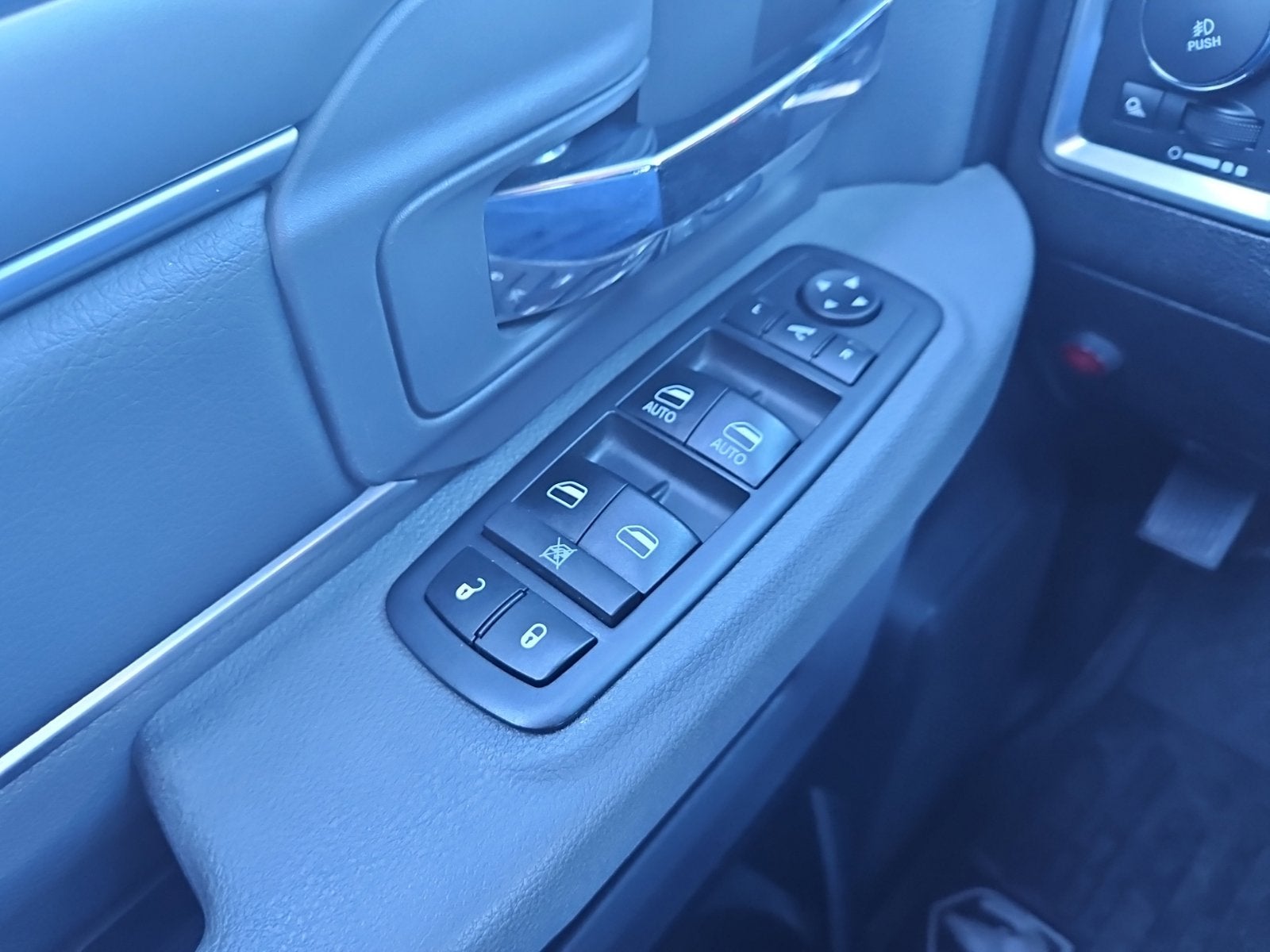 2018 RAM 2500 Big Horn Crew Cab 4x4 6'4' Box