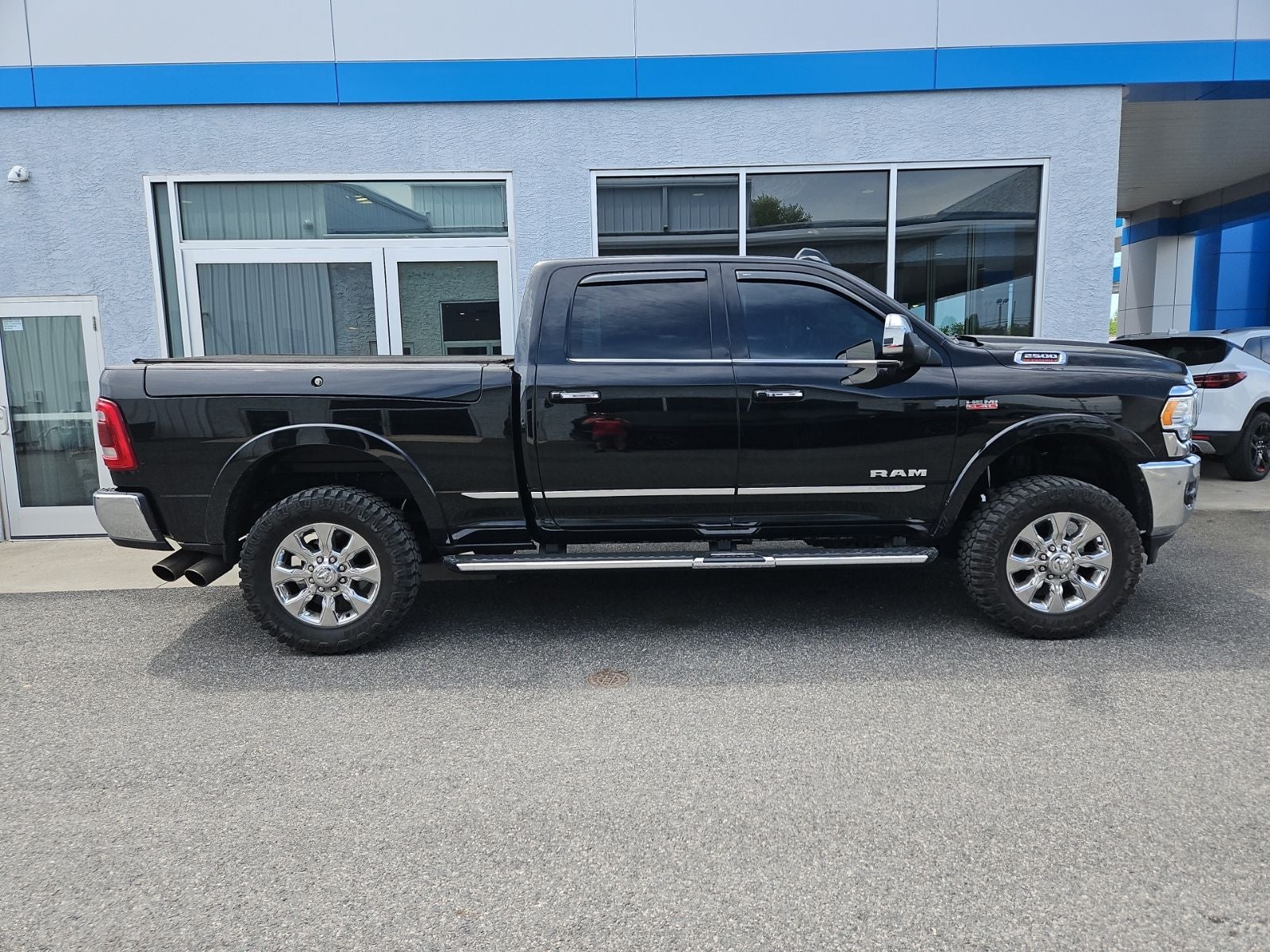 2022 RAM 2500 Limited Crew Cab 4x4 6'4' Box