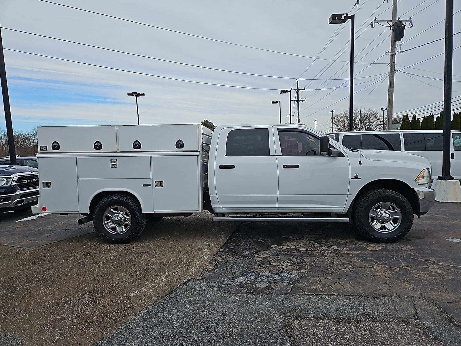 2018 RAM 3500 Chassis Tradesman/SLT/Laramie