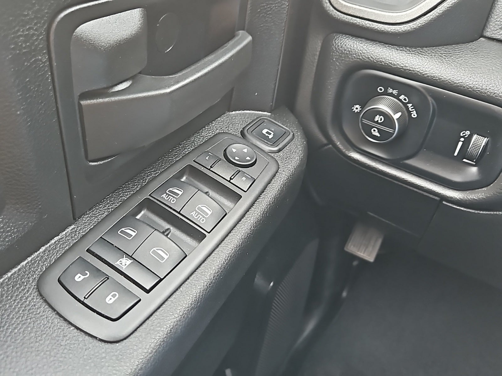 2022 RAM 5500 Chassis Tradesman/SLT/Laramie/Limited