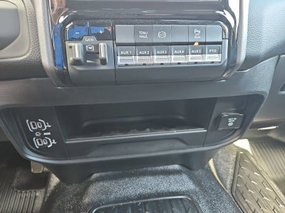 2027 RAM Ram 3500 Chassis Cab RAM 3500 BIG HORN CREW CAB CHASSIS 4X4 60' CA