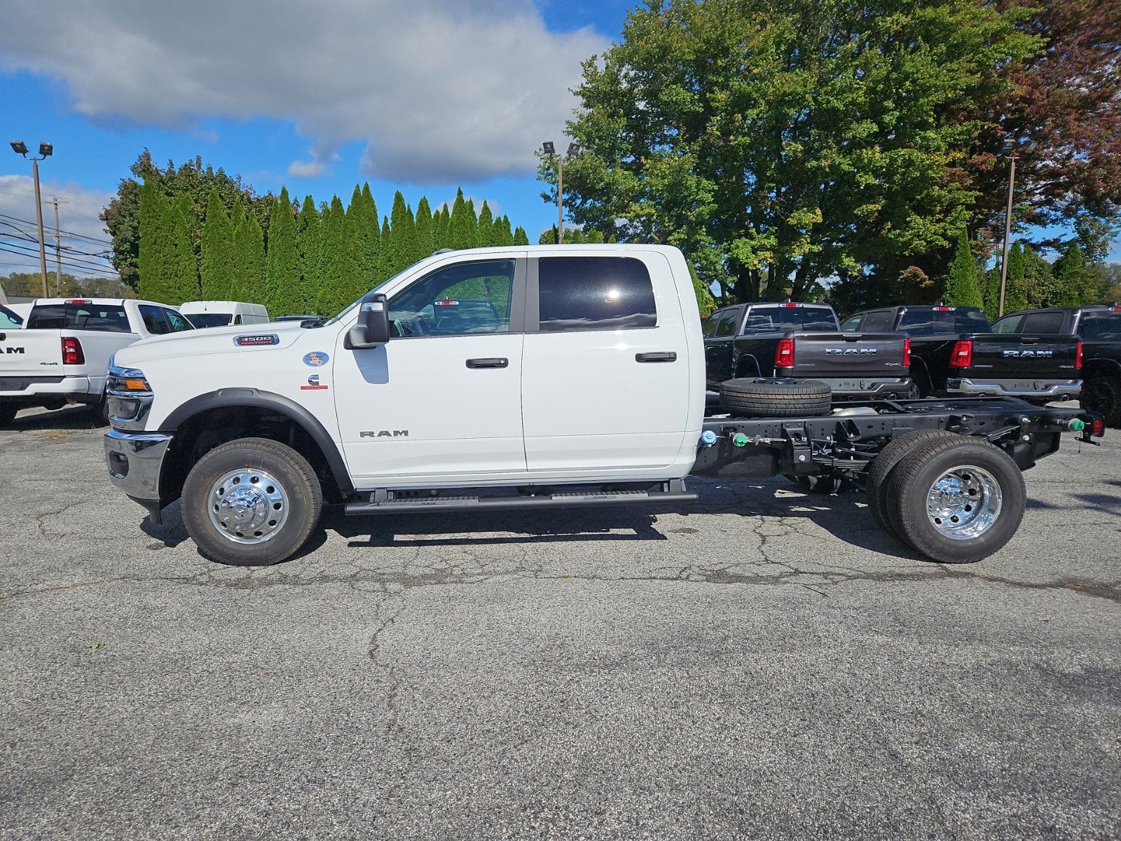 2027 RAM Ram 3500 Chassis Cab RAM 3500 BIG HORN CREW CAB CHASSIS 4X4 60' CA