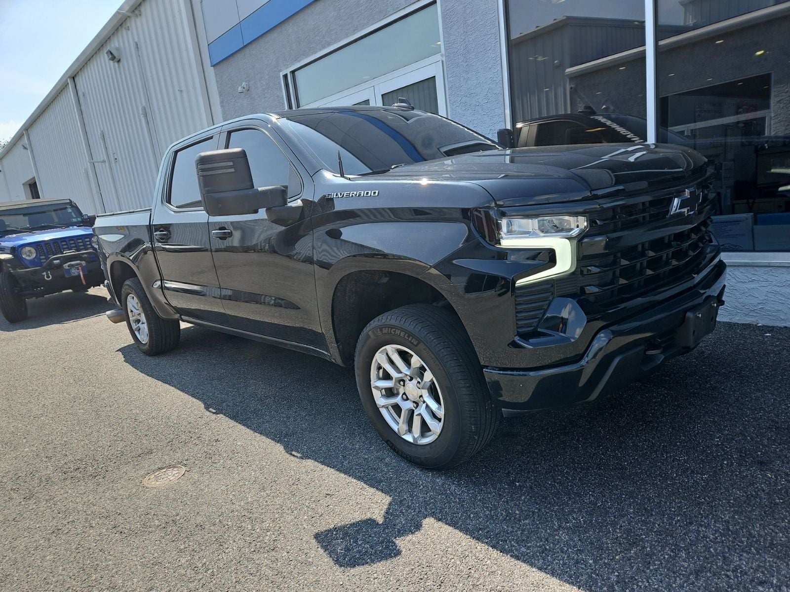 2023 Chevrolet Silverado 1500 4WD Crew Cab Standard Bed LT