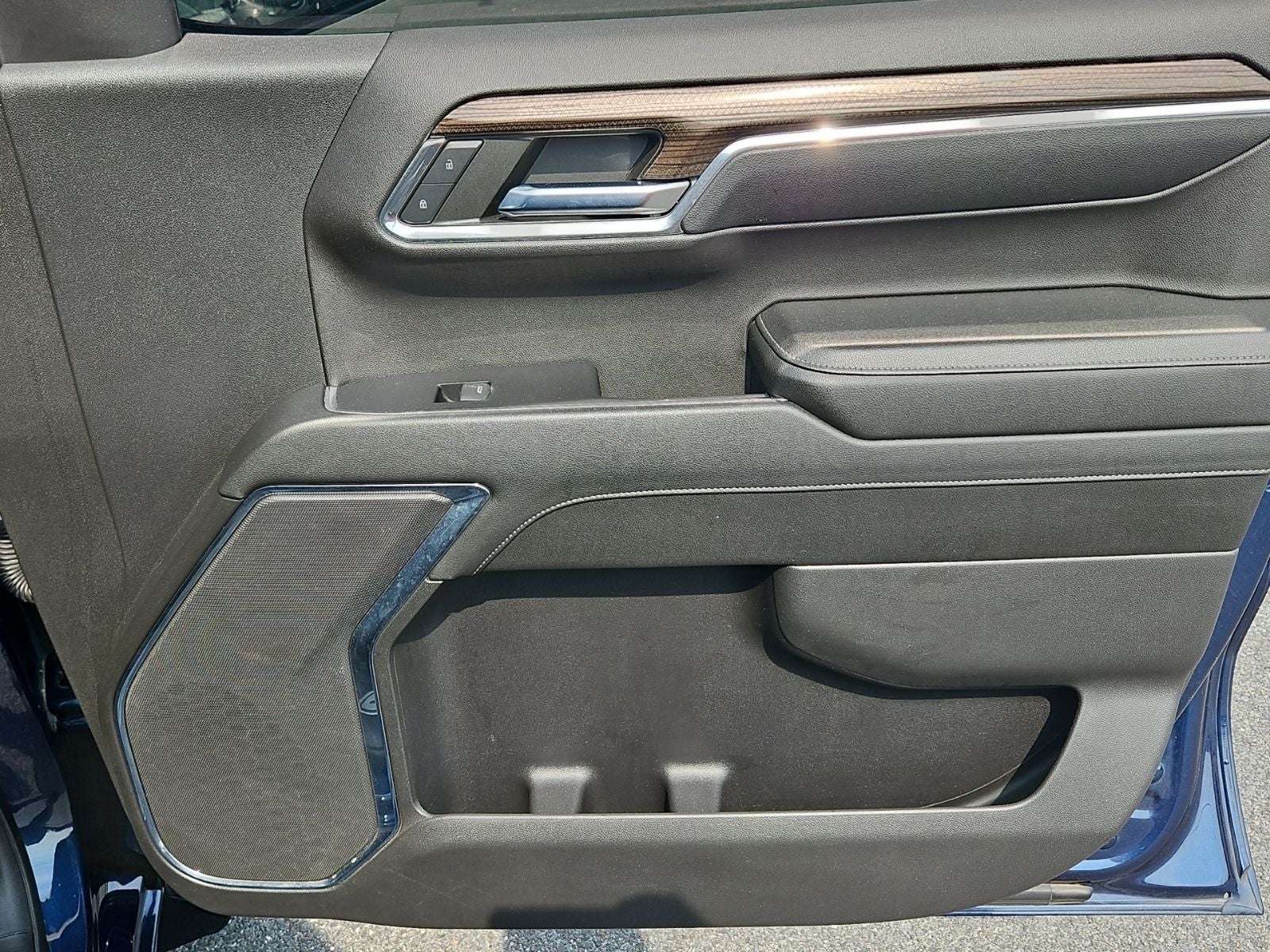 2023 Chevrolet Silverado 1500 4WD Crew Cab Short Bed LT with 2FL