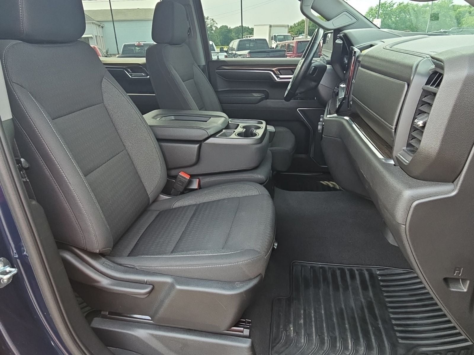 2023 Chevrolet Silverado 1500 4WD Crew Cab Short Bed LT with 2FL