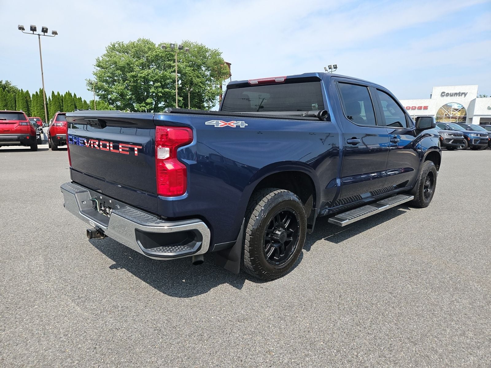 2023 Chevrolet Silverado 1500 4WD Crew Cab Short Bed LT with 2FL