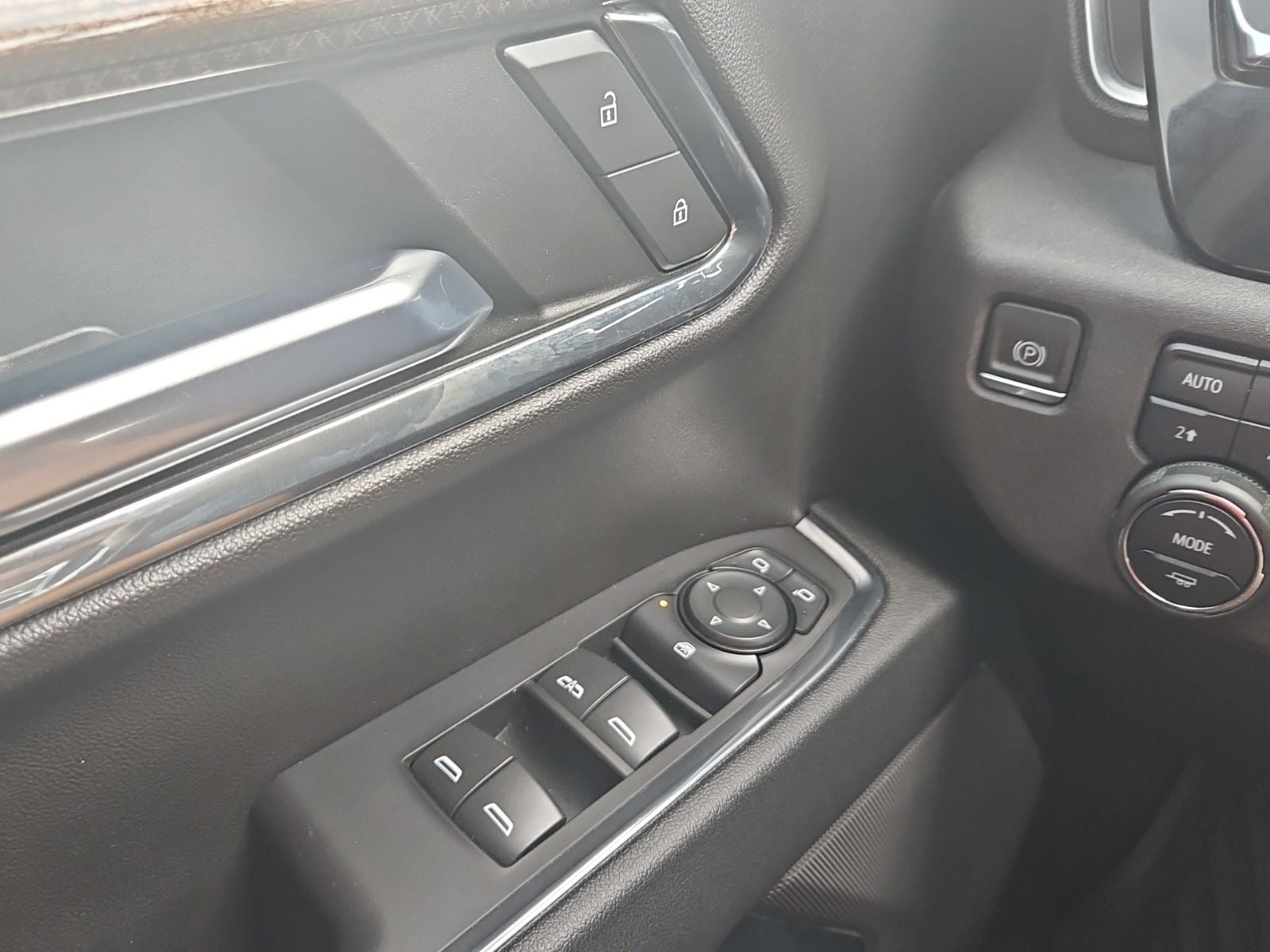 2023 Chevrolet Silverado 1500 4WD Crew Cab Short Bed LT Trail Boss