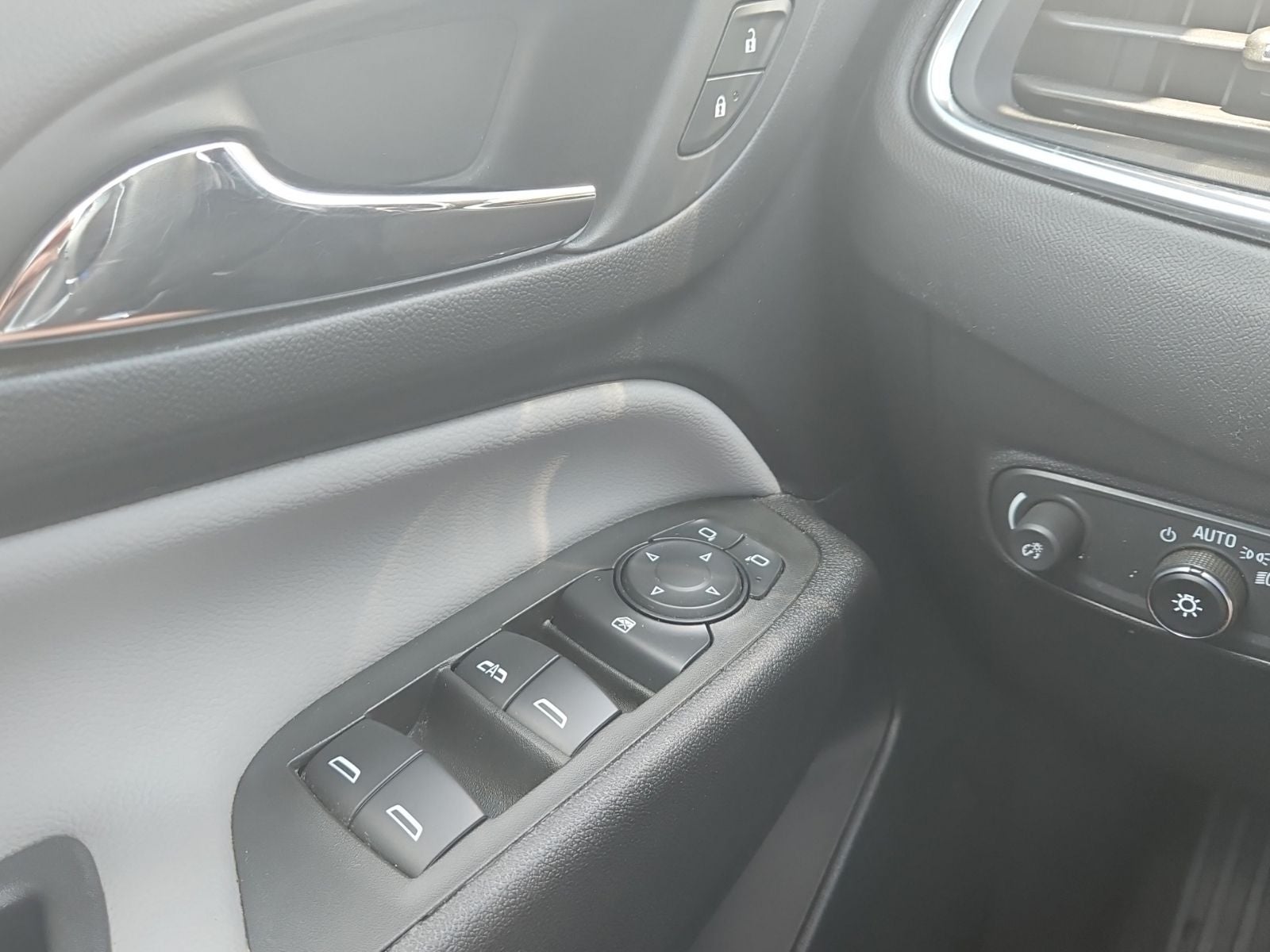 2024 Chevrolet Equinox AWD LS