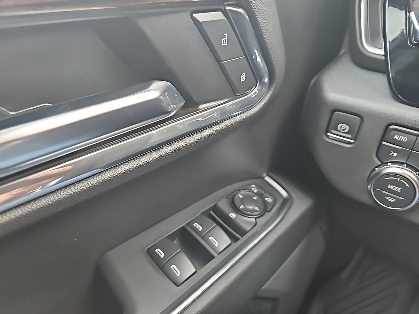 2024 GMC Sierra 1500 4WD Crew Cab Standard Box Elevation