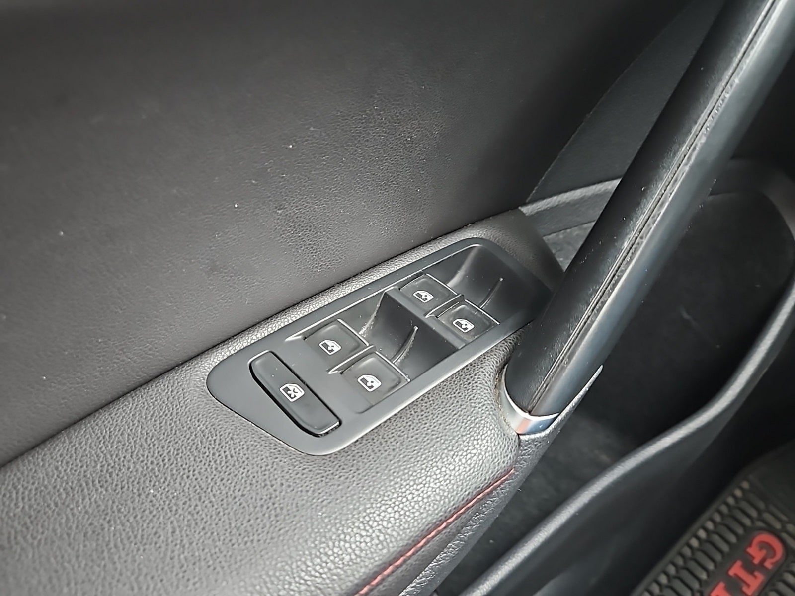 2017 Volkswagen Golf GTI SE 4-Door