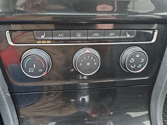 2017 Volkswagen Golf GTI SE 4-Door