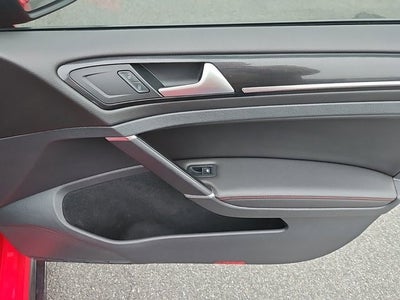 2017 Volkswagen Golf GTI SE 4-Door