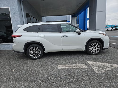 2022 Toyota Highlander Platinum