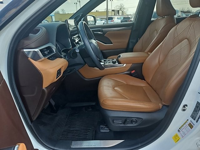 2022 Toyota Highlander Platinum