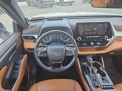 2022 Toyota Highlander Platinum