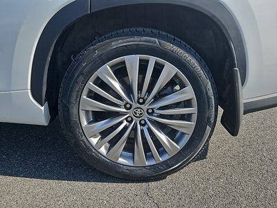 2022 Toyota Highlander Platinum