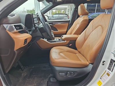 2022 Toyota Highlander Platinum