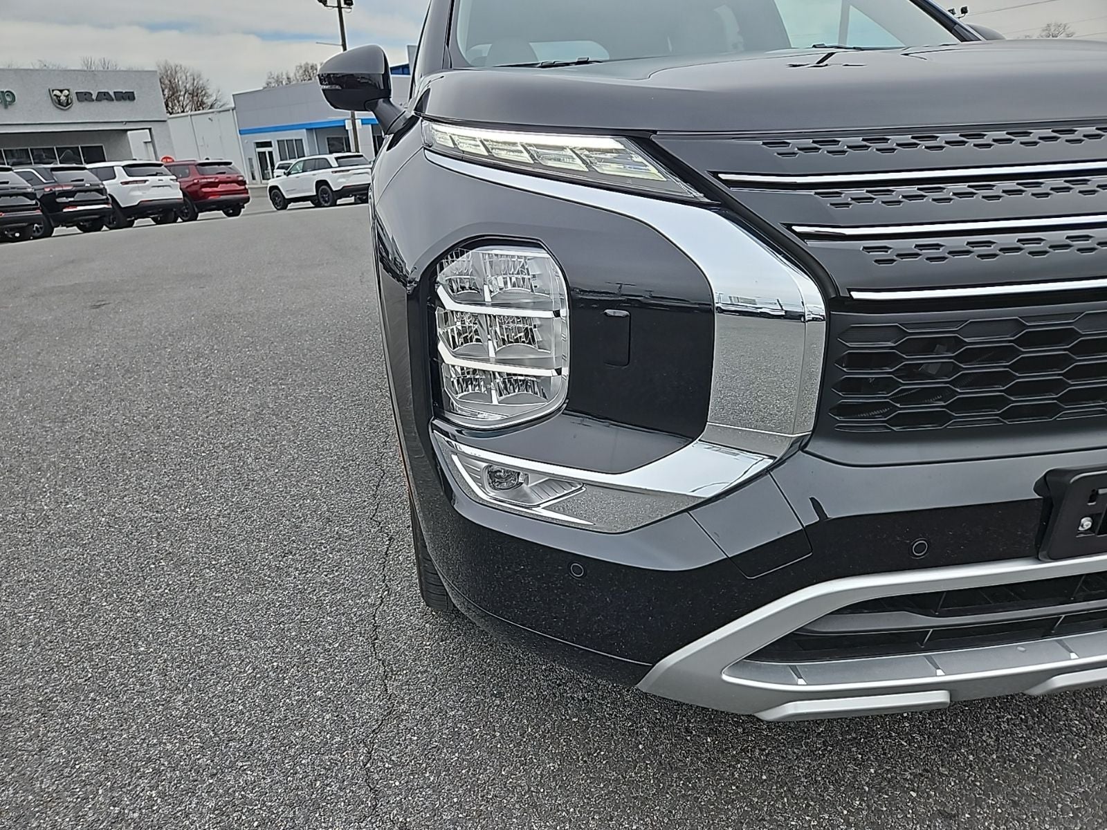 2025 Mitsubishi Outlander PHEV SEL S-AWC