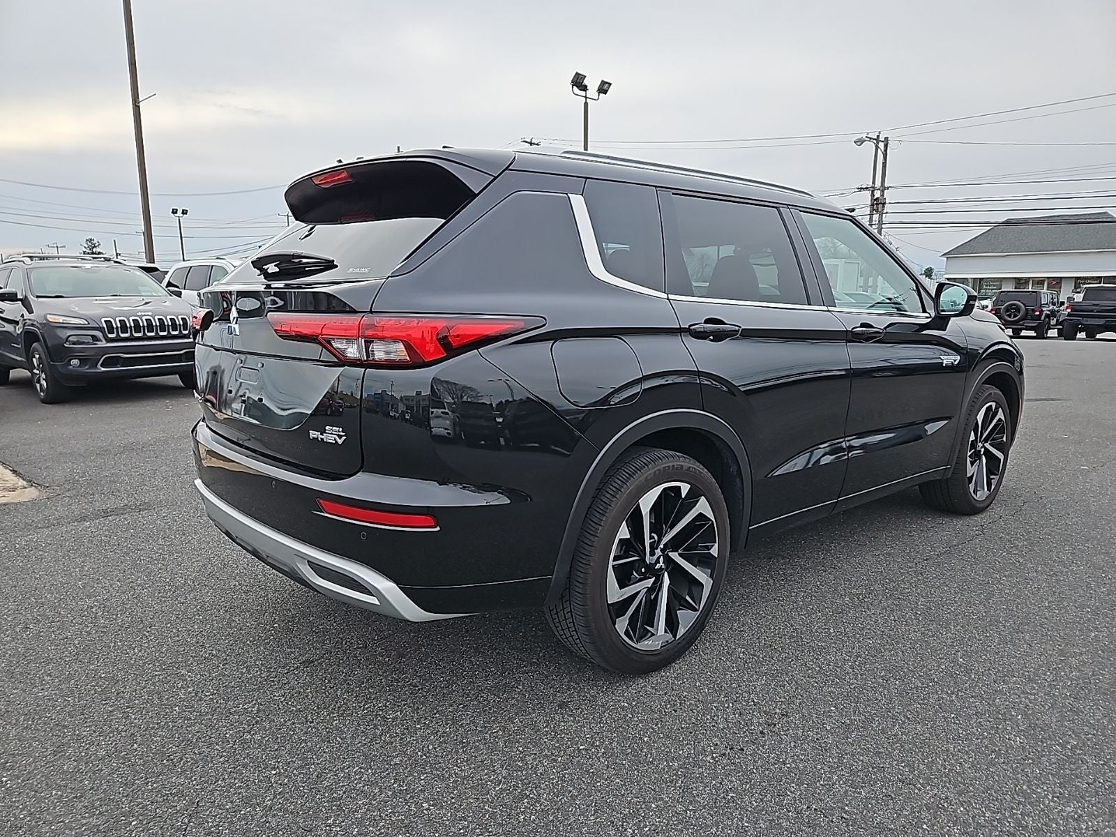 2025 Mitsubishi Outlander PHEV SEL S-AWC