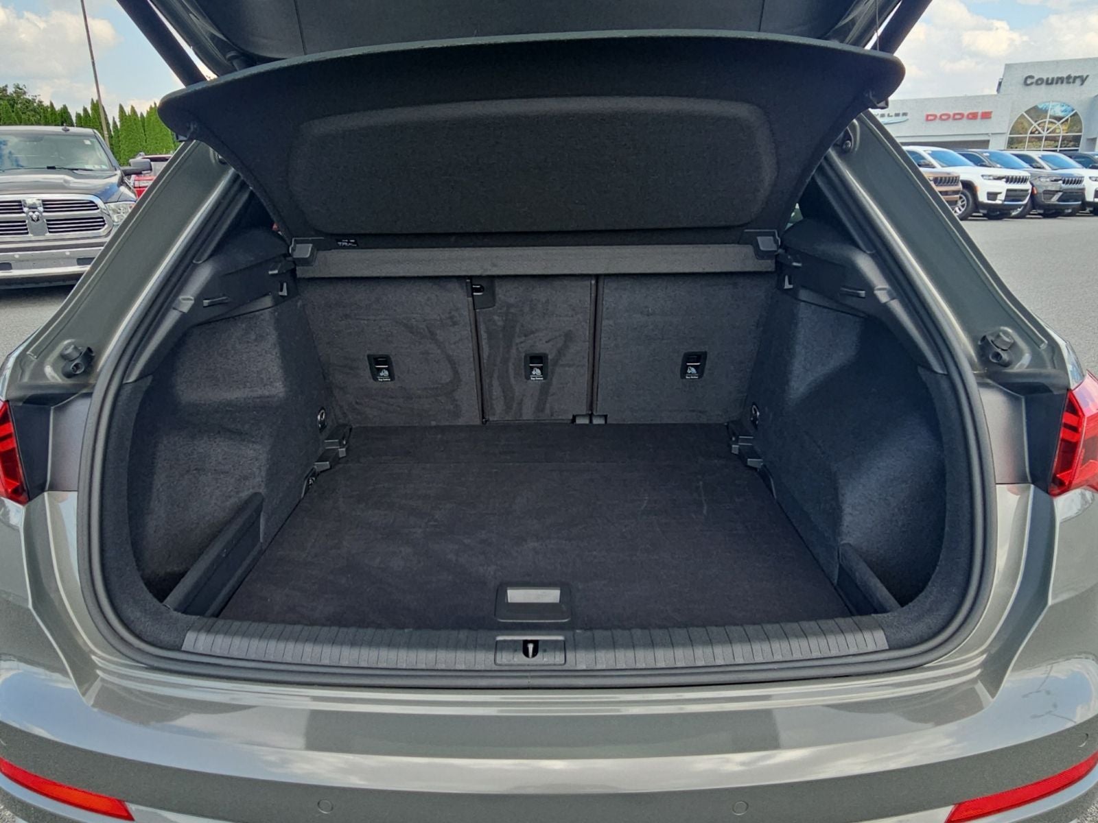 2022 Audi Q3 Premium 40 TFSI quattro Tiptronic