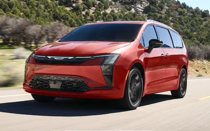 2027chryslerpacifica-exterior-01