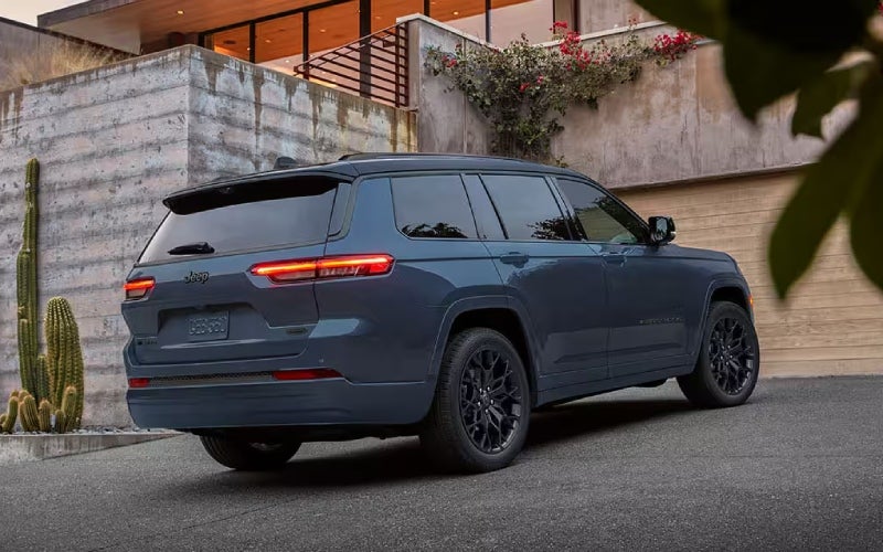 2027jeepgrandcherokeel-exterior-02